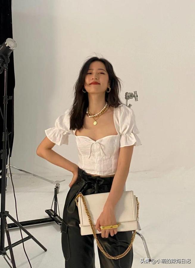 145-150矮个子露脐t恤个性,今年最时髦的t恤穿法都在这了