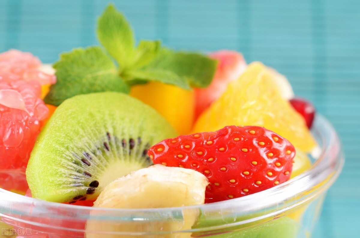 农村小伙卖水果,农村小伙卖桃挣一块钱