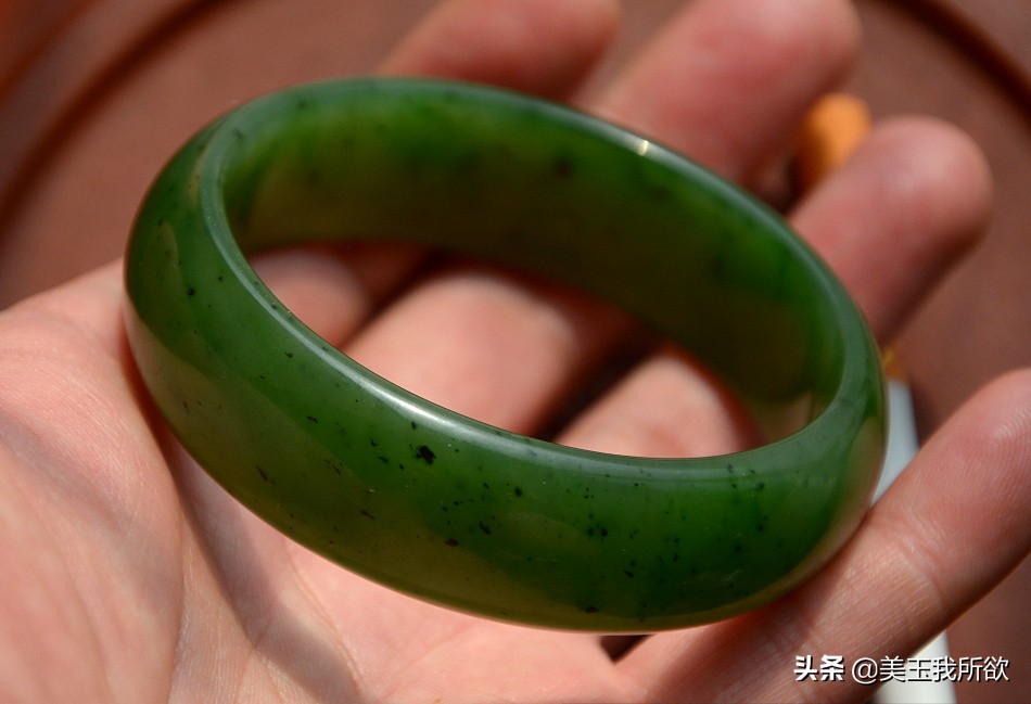 和田玉碧玉多色的手镯图片,和田玉手镯青玉图片