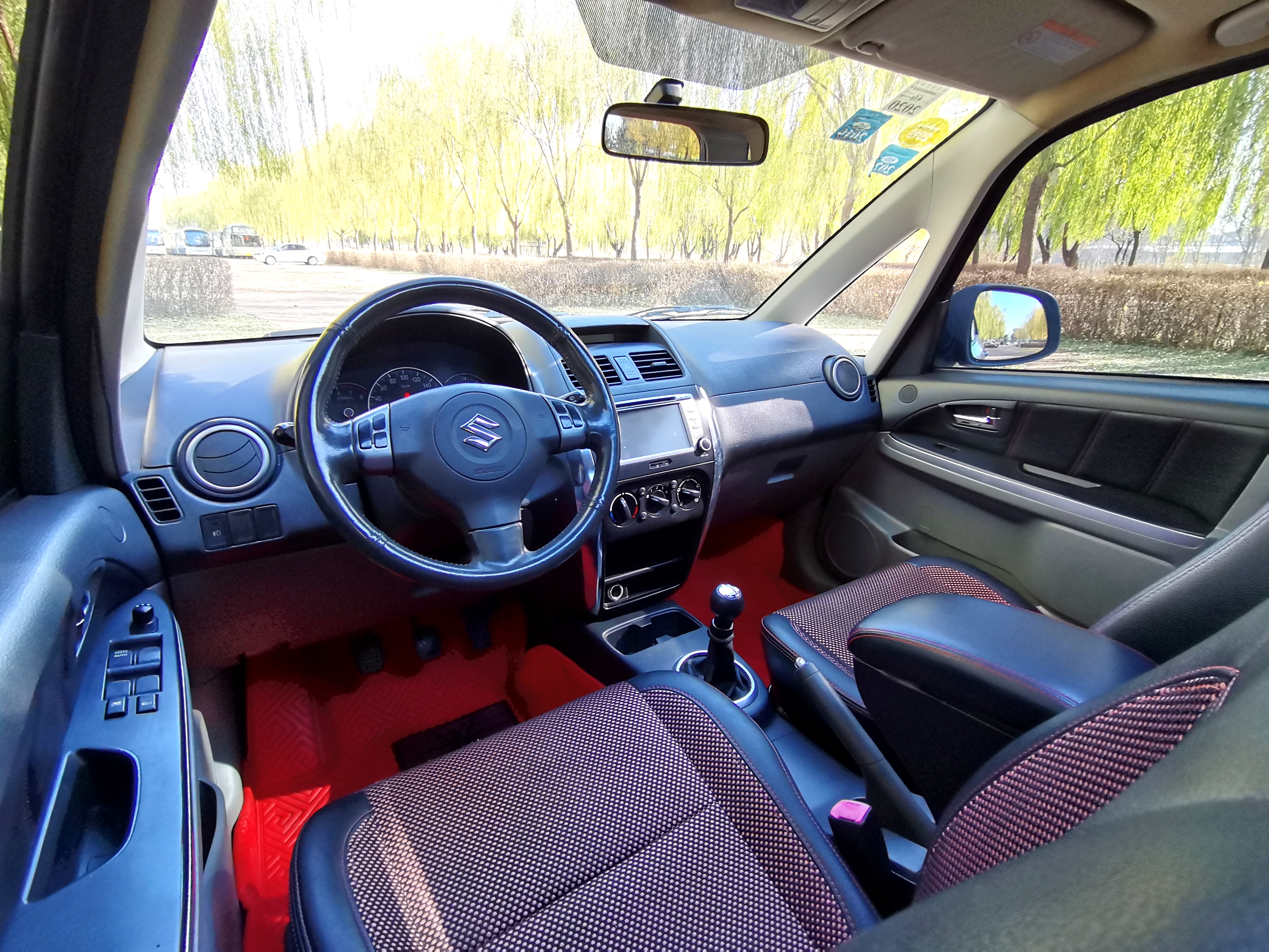 试驾测评铃木天语sx4冠军版,新款铃木sx4最新试驾