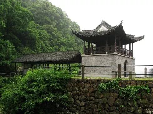 山如碧浪翻江去译文,山如碧浪翻江去下一句