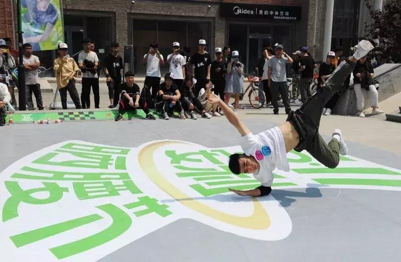 “511”晒腰节！街舞“腰精”battle战，半小时收好瘦腰秘诀！