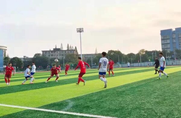 湘潭市足球比赛冠军,湘潭凤凰初级中学九年级风采大赛