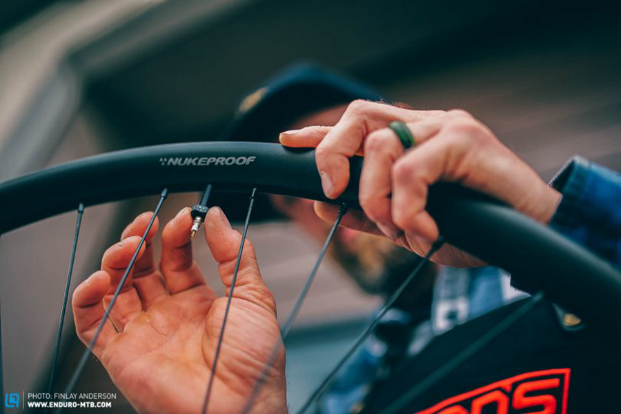 山地车真空胎安装教程,捷安特山地车真空胎补胎液