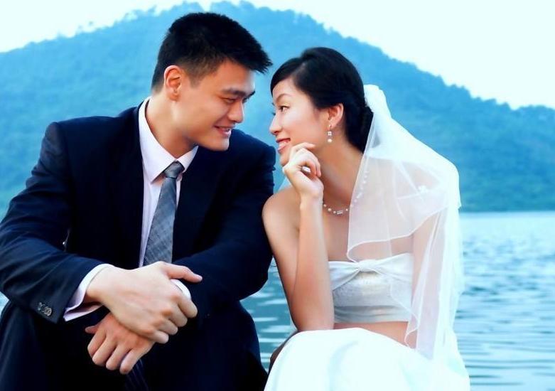 撤侨令下,“赴美生子”的15对明星,欠“摇钱树”刘涛一个道歉