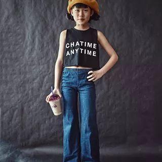 9岁小姑娘滑板视频,9岁滑板女孩