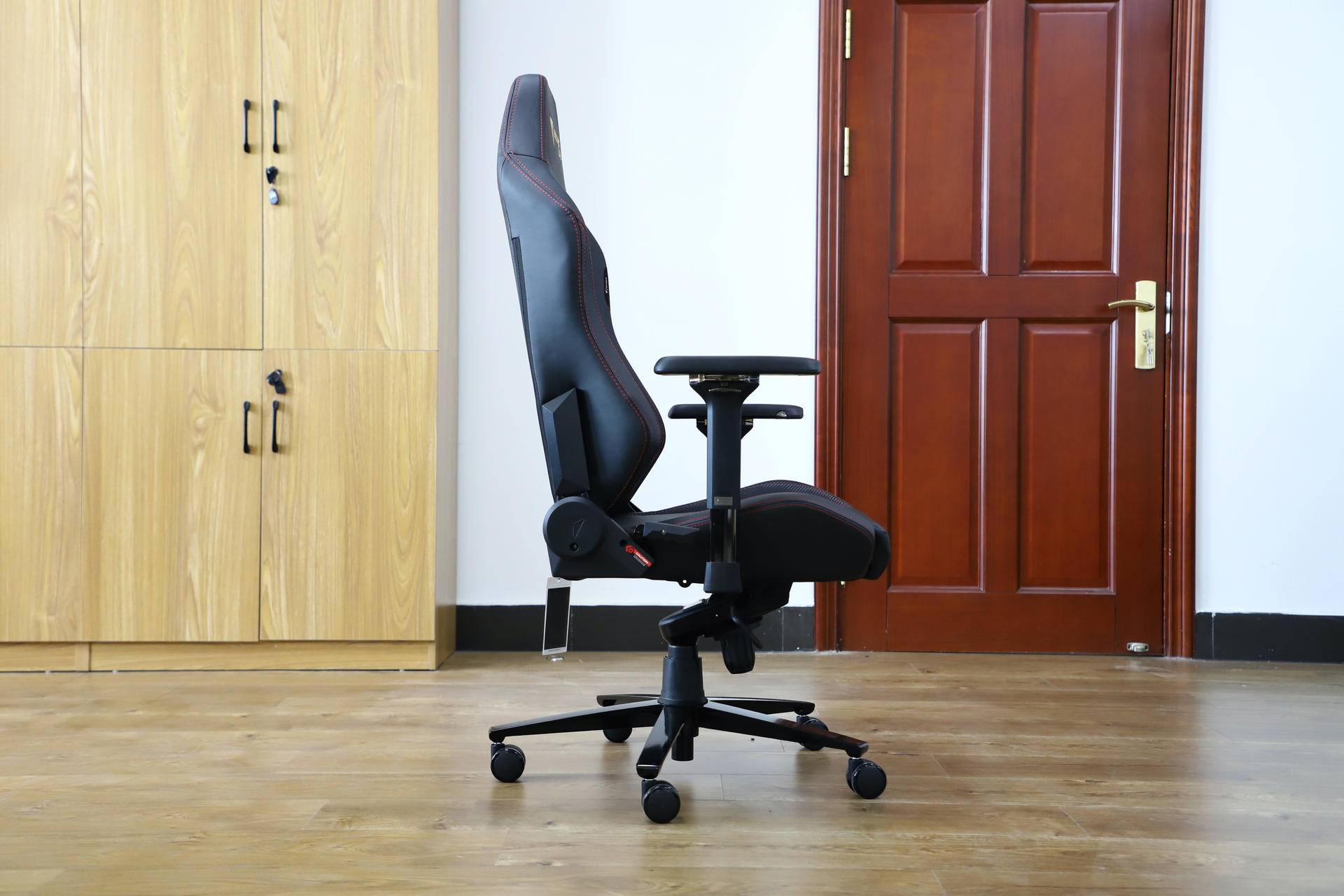 secretlab电竞椅怎么买,不玩游戏要不要买电竞屏