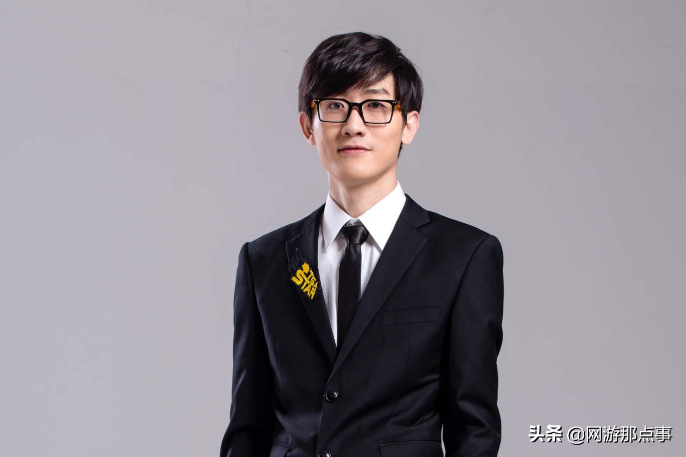 穿越火线ak无影和m4雷神哪个强,穿越火线ak47无影最初样子