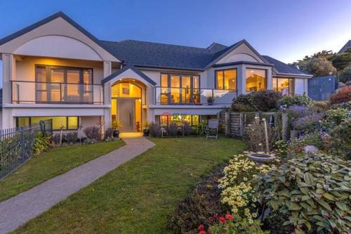 新西兰的房子被中国人买了吗,中国人买了新西兰多少房子