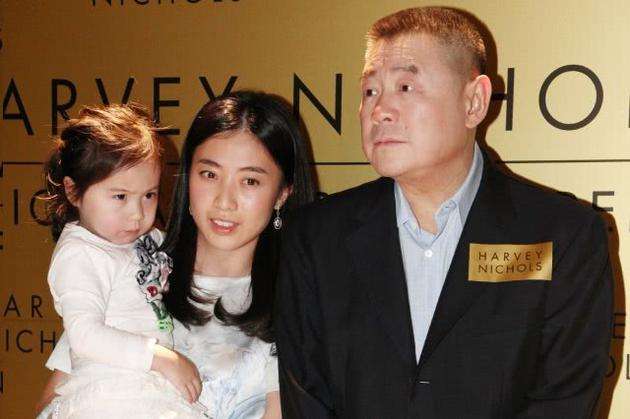 甘比从狗仔逆袭成香港女首富,甘比从女狗仔逆袭成女首富