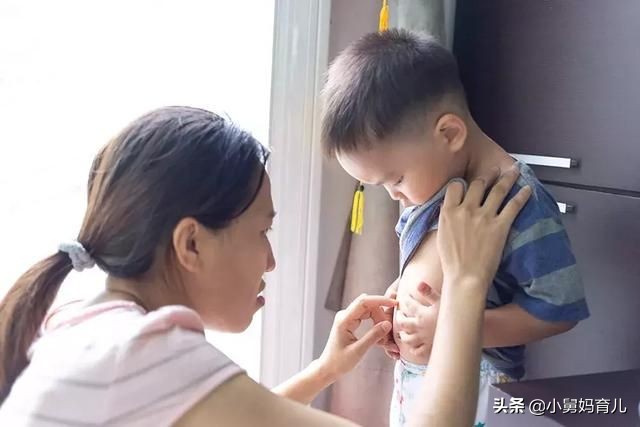 孩子出现夹大腿家长要不要教育,小孩总夹大腿有什么影响