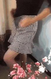 爆笑GIF趣图：美女，这射的是丘比特之箭吧