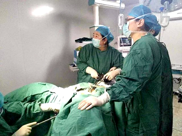 单孔腹腔镜下全子宫切除手术,腹腔镜下子宫根治性切除术