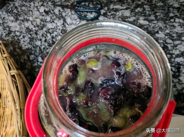 自酿葡萄酒的正确方法,自酿葡萄酒能保存多长时间不坏