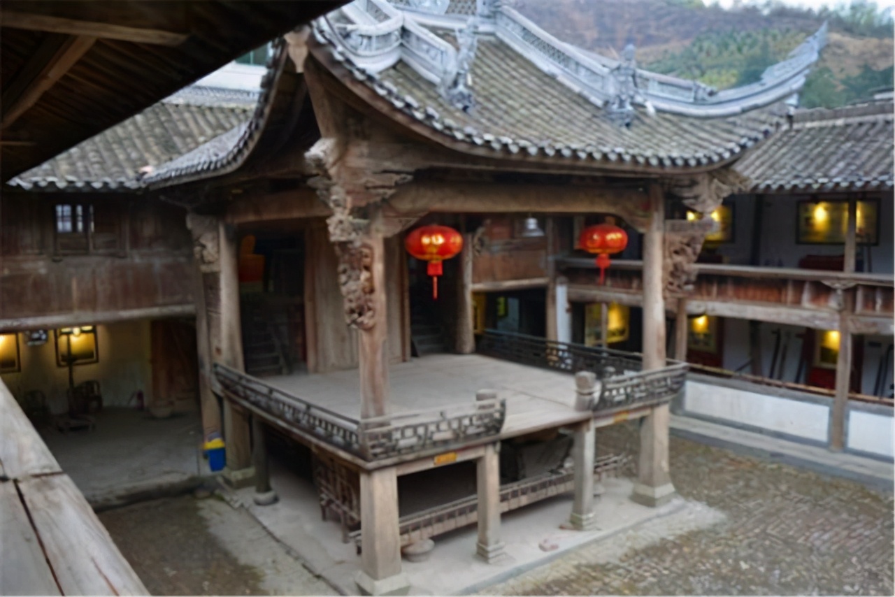 家里进四喜有什么说法,家中现四喜必定出能人