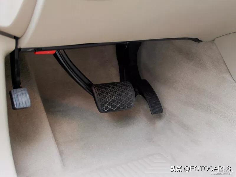 2017款奔驰r320豪华型测评,奔驰r320商务臻藏版2017评测