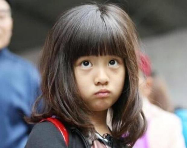 黄多多被传遭学校开除，黄磊报警后闹剧才停止，为何她总被质疑？