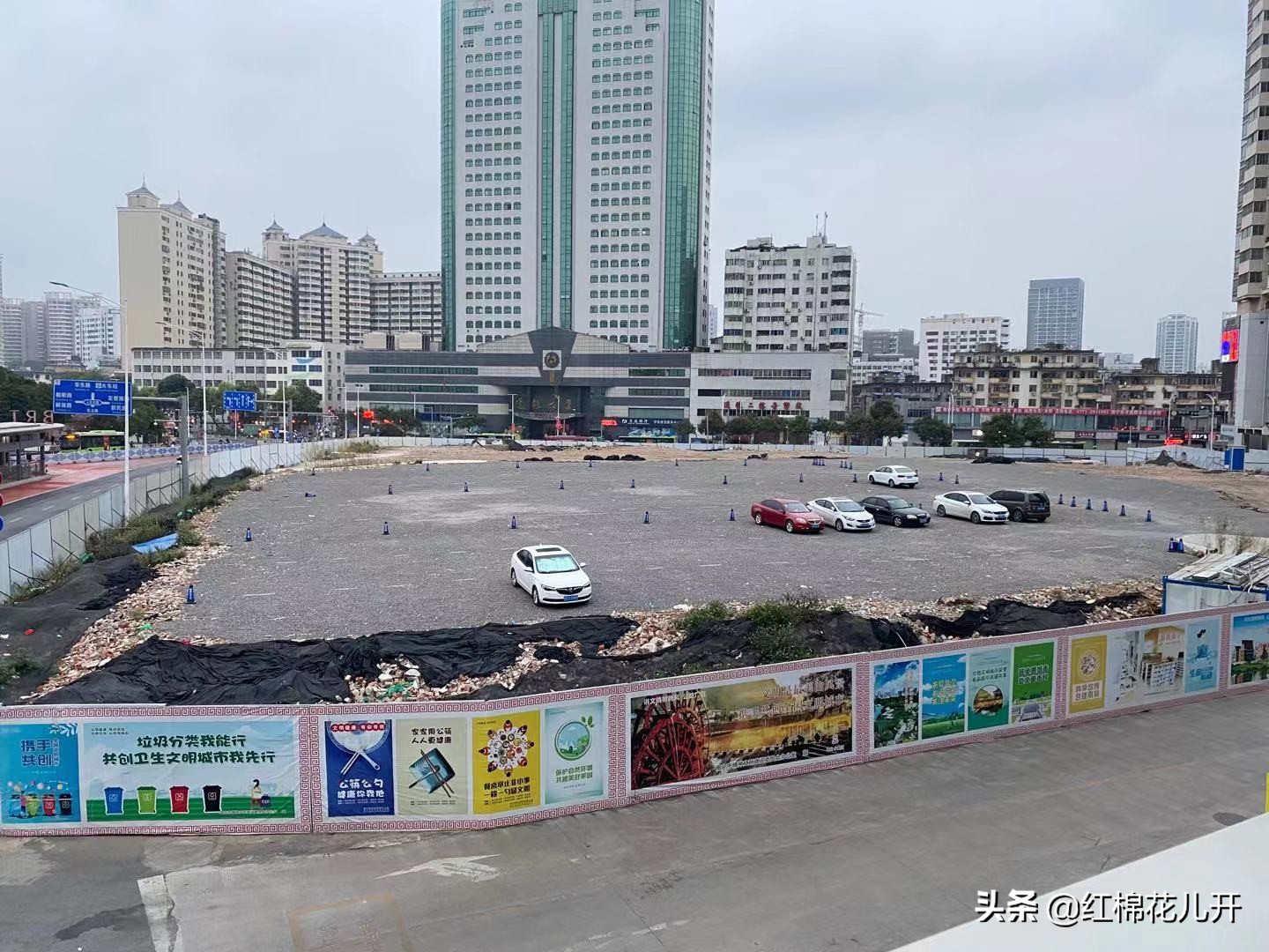 商场变成停车场,商场停车场变成小区停车场