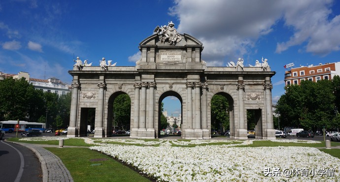 皇家马德里背后的故事与辉煌历程,皇家马德里足球俱乐部的历史