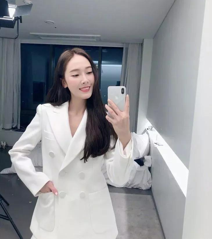 春日懒散头发怎么扎,低层次感中长发怎么打理