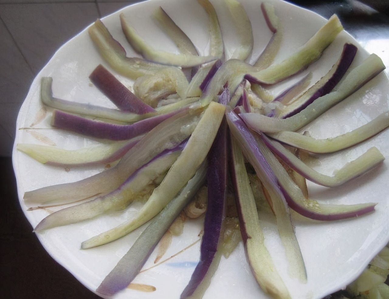 茄子怎么煮得很软烂,茄子煮烂的家常做法简单好吃