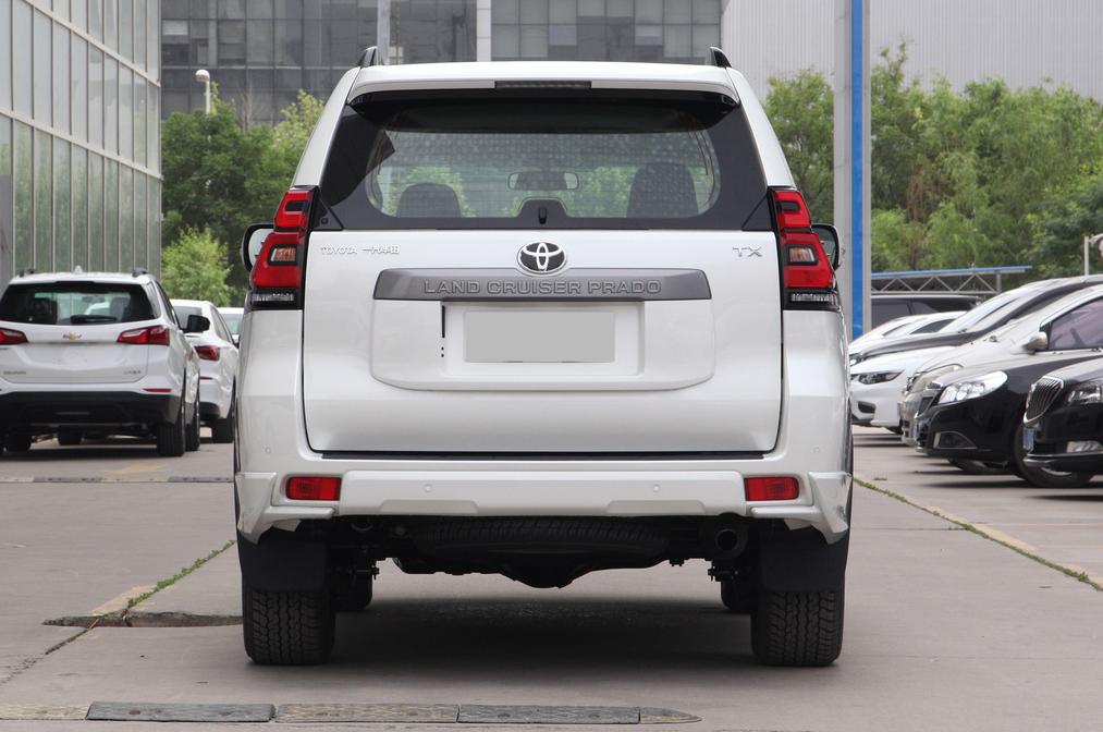 长4.8米，重2.3吨的丰田普拉多，今年6月就停产，如今上牌都很难