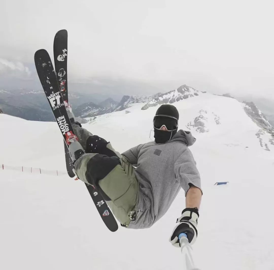 自由式滑雪单板和双板,双板自由式上下身反拧