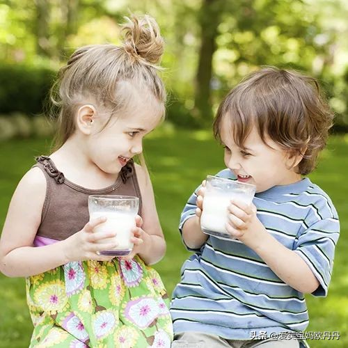 妈妈们如何“对付”让人头疼的2岁宝宝?快试试这5个方法吧!