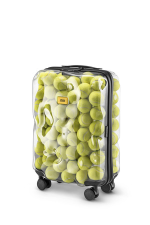 怕行李箱碰坏先砸烂是正解！CrashBaggage登台透明款一看就爱上