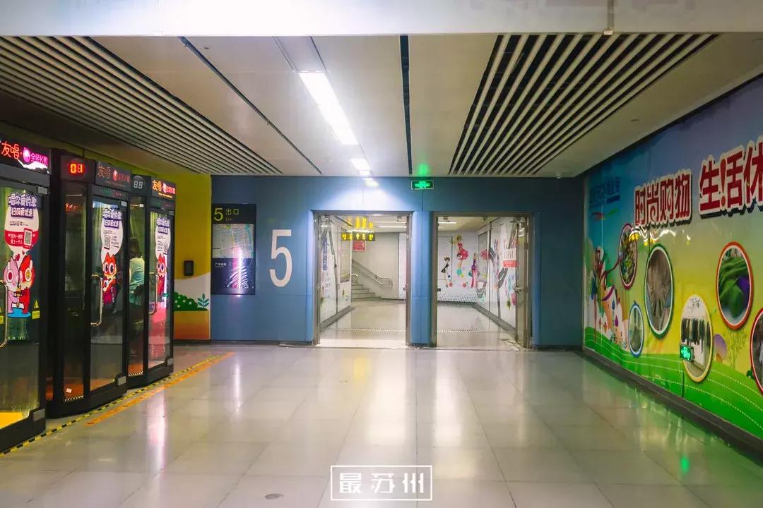 12个出口逛懂石路