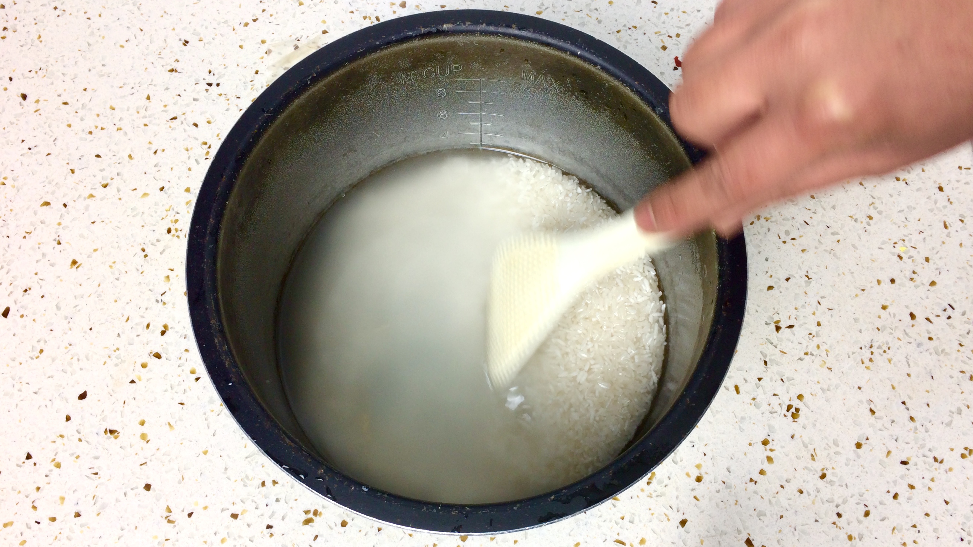 米饭喜欢吃硬的,米饭喜欢吃软的粘的