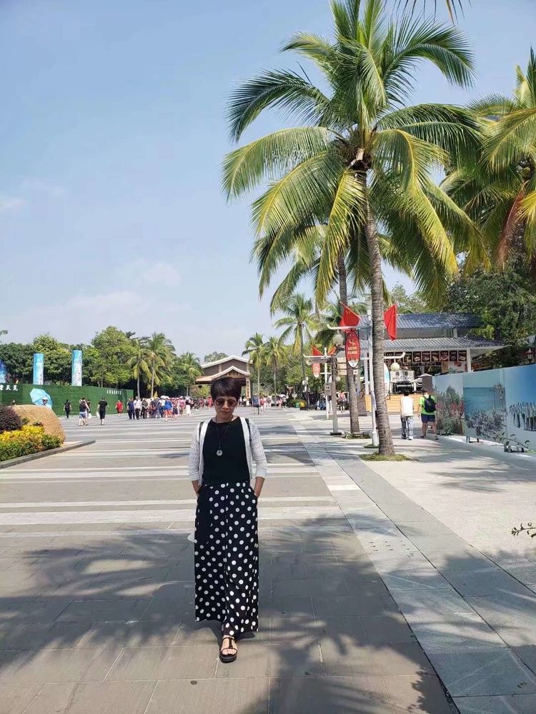 三亚冲浪旅行攻略,去三亚旅游看海