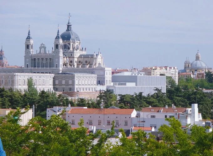 马德里小众玩法：5欧游古迹，复古集市，打折村，皇马主场…