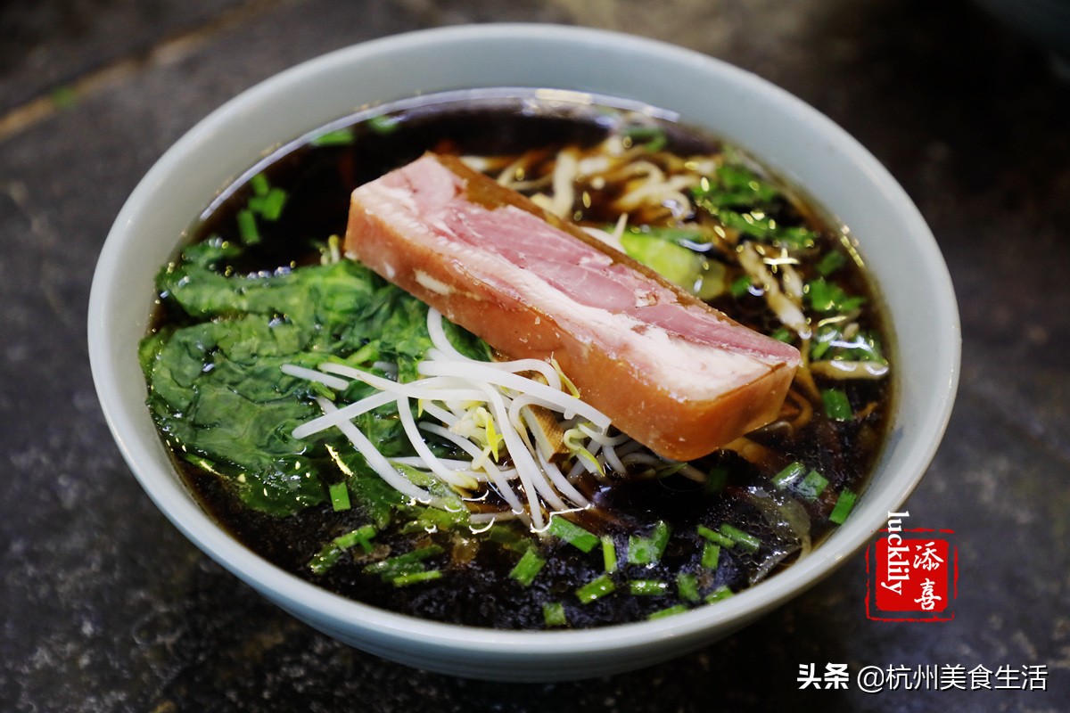 镇江美食三茅宫地锅鸡,镇江美食推荐锅盖面