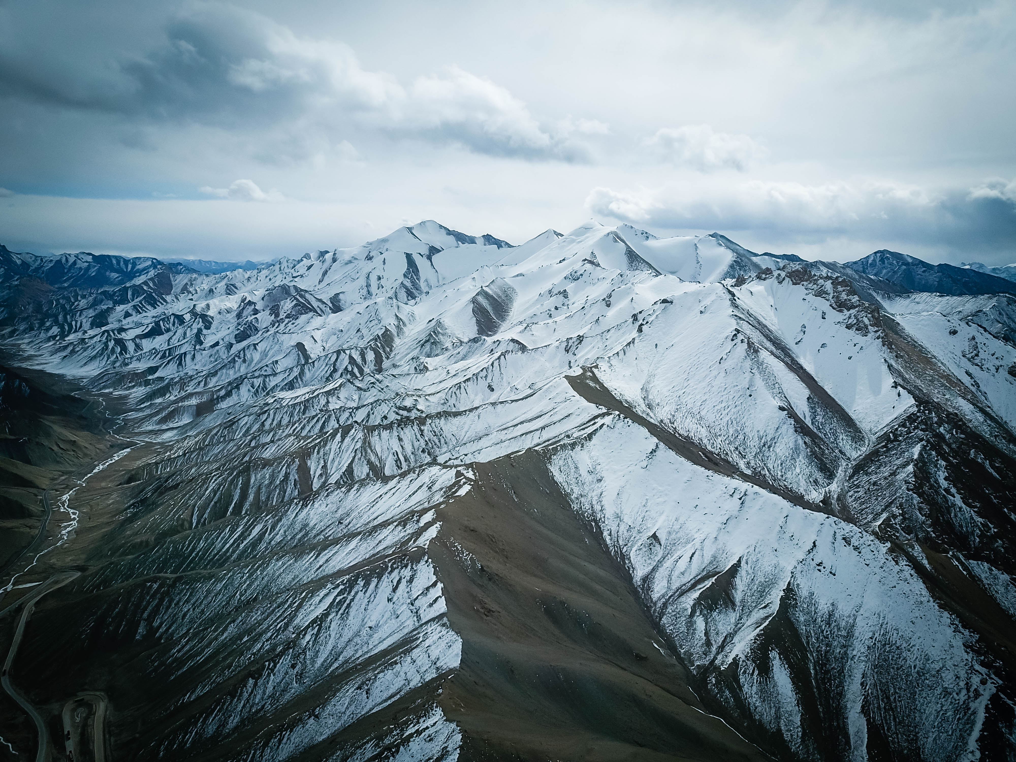 开比亚迪唐越野,比亚迪唐去无人区