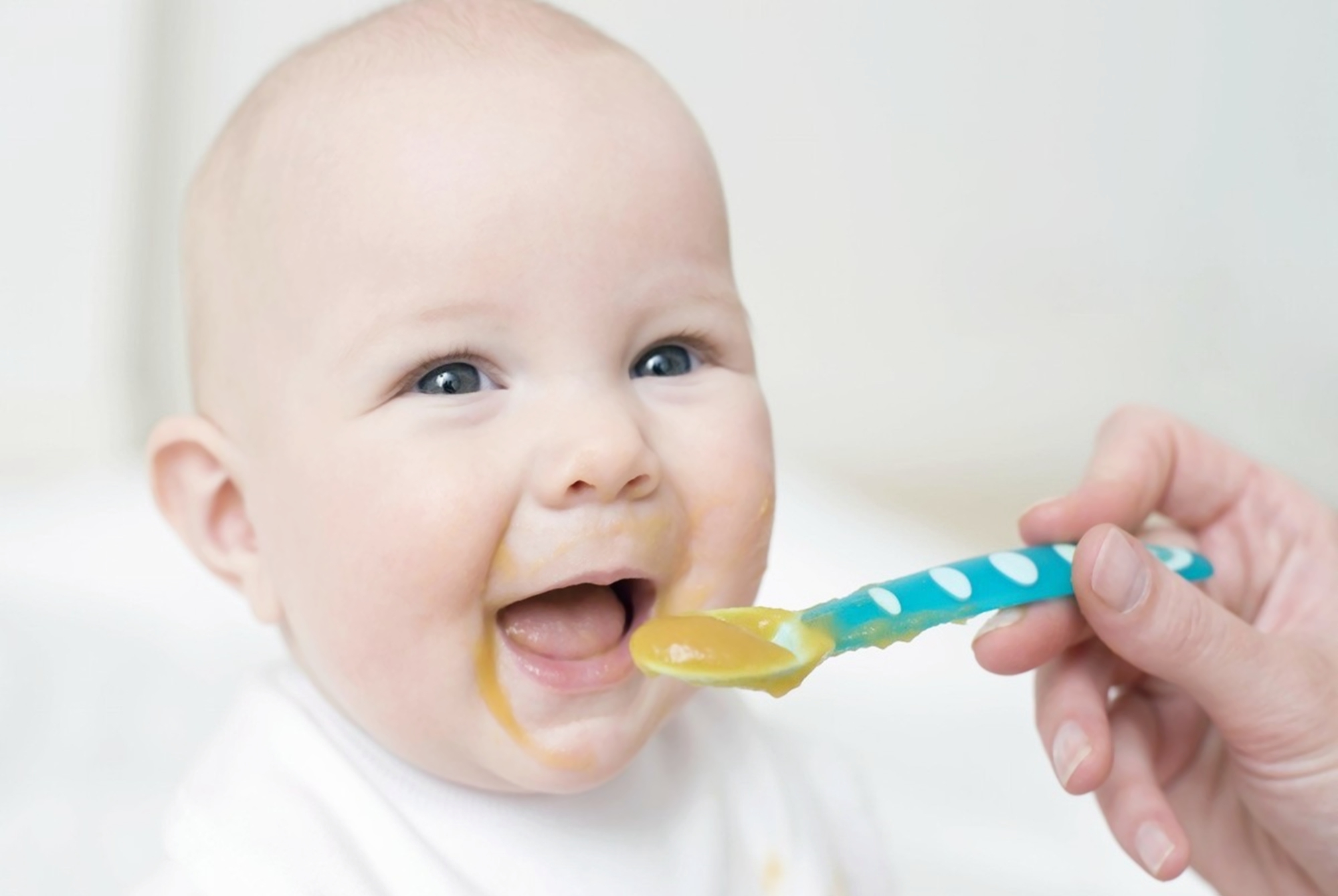 婴儿几个月可以吃辅食，宝妈你真的知道吗？六个月不是标准答案