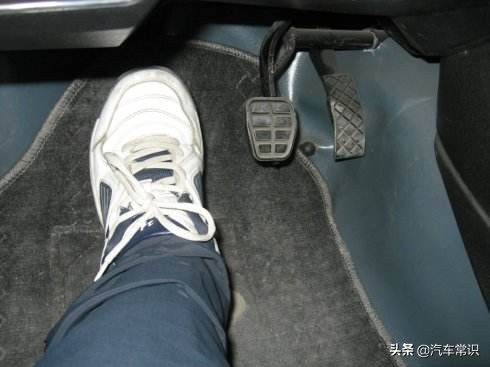 日常开车过程中，挂D档还是S档，这些挂档的方法知道吗？