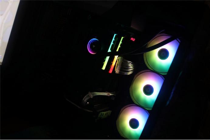 水冷+850W金牌电源组仅需几千元，流畅吃鸡没问题，买就完事儿了