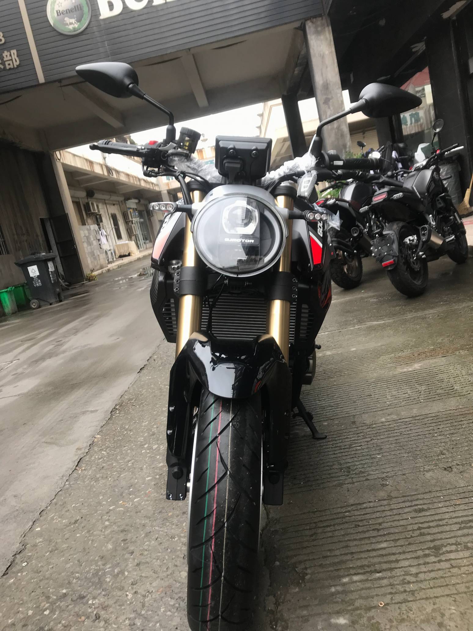 qjmotor600圆灯评测,qjmotor600圆灯版