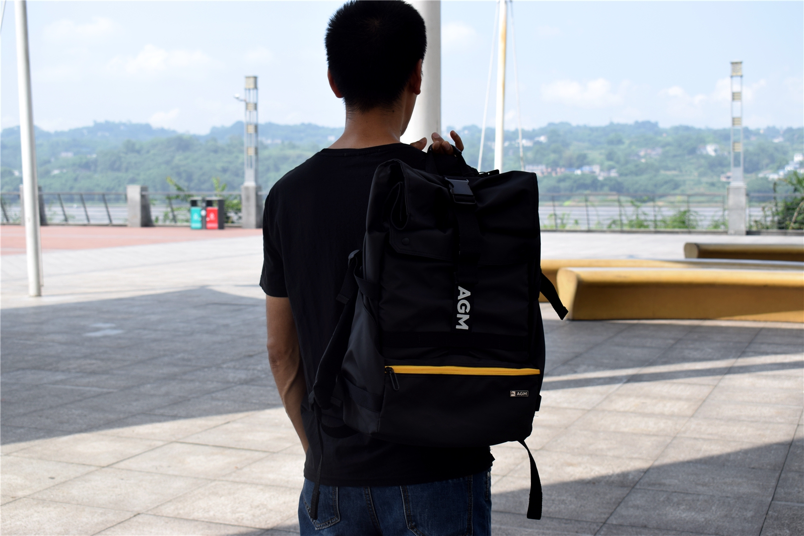 黑色软皮双肩包测评,耐脏双肩包测评