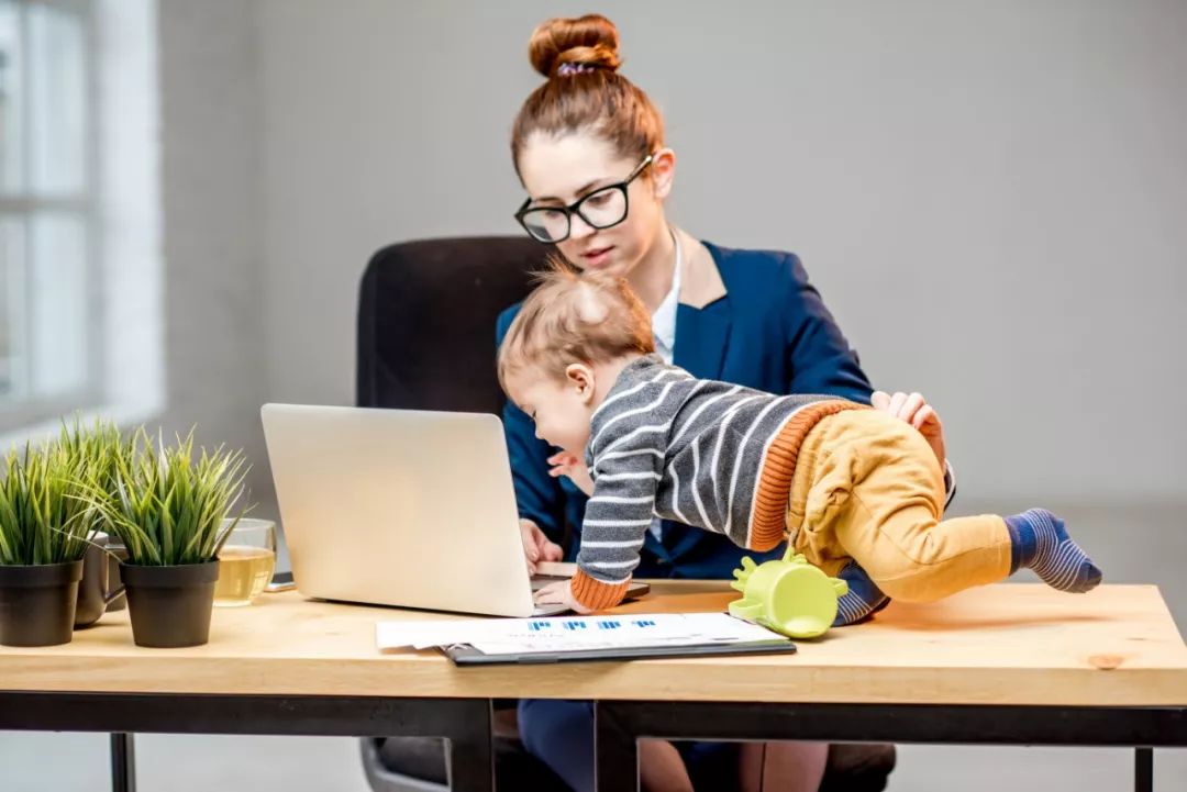 9个月宝宝恐惧实验,9个月萌娃承受了各种吓娃实验