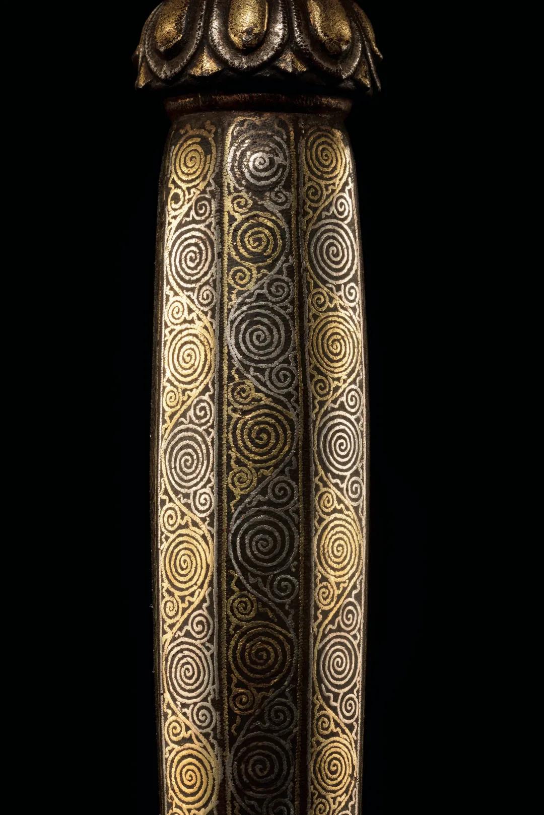 *藏西**15-16世纪铁鋄金银骷髅棒