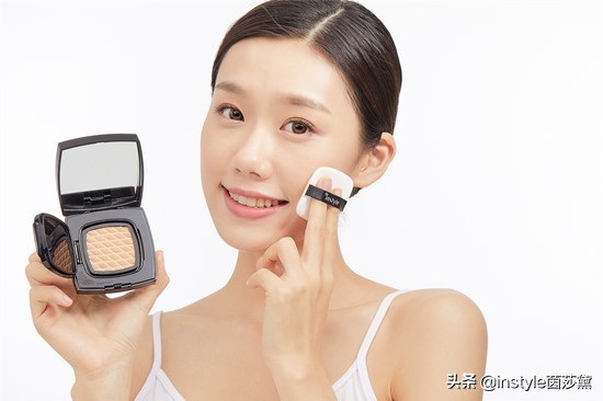 如何正确使用气垫cc霜的视频,气垫cc和bb霜的区别