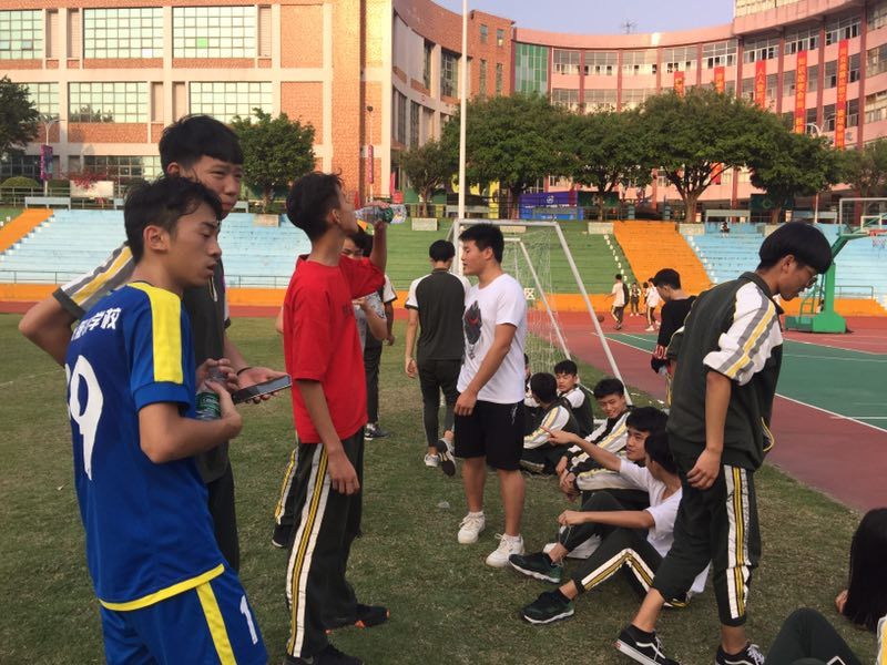 鏍″洯瓒崇悆鍐宠禌閬楁喚璐ュ寳,瓒崇悆椋庝簯涓轰粈涔堟病鍐宠禌