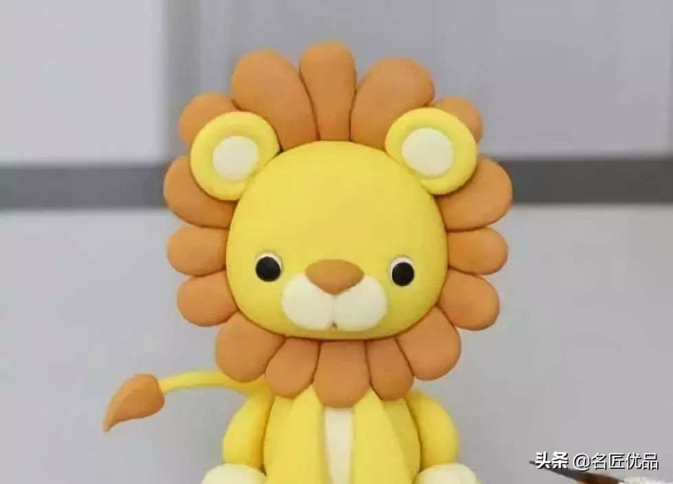 用黏土做简单又可爱的小狮子,小狮子粘土手工制作教程