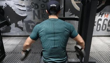 侧平举可以把肩练大吗,侧平举做不了组