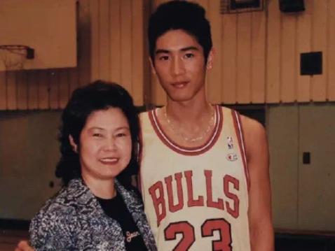 台湾明星高以翔,高以翔父亲家世背景