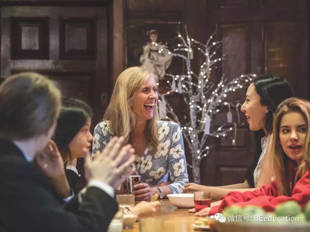 陪读还是全寄宿？“孩子还小”也许是家长对孩子最大的误解