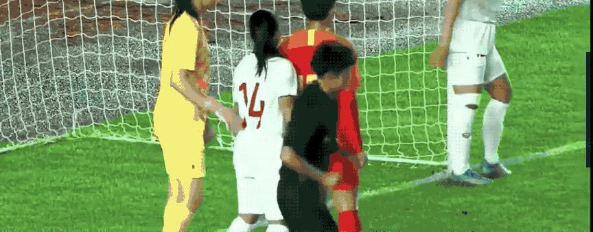 铿锵玫瑰,铿锵小玫瑰怒放绿茵场