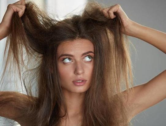 洗完头怎么吹头发柔顺,洗完头发后吹头发会蓬松吗